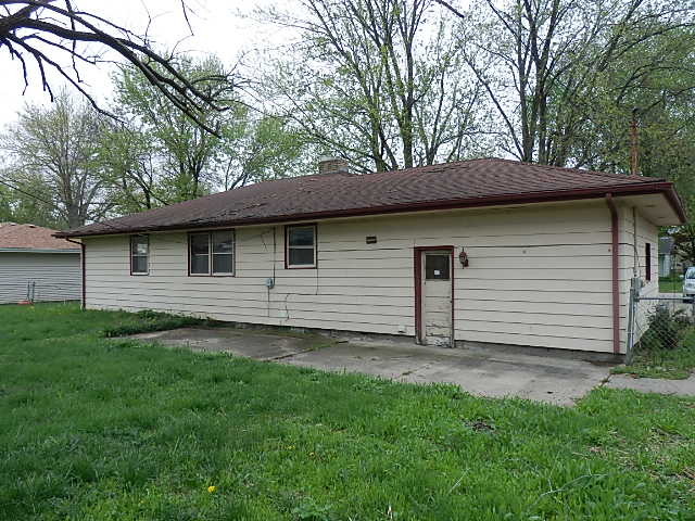 180 S 1st St, Kankakee, IL 60901 photo 2