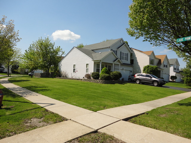 1607 Lake Pointe Ct, Plainfield, IL 60586 photo 2