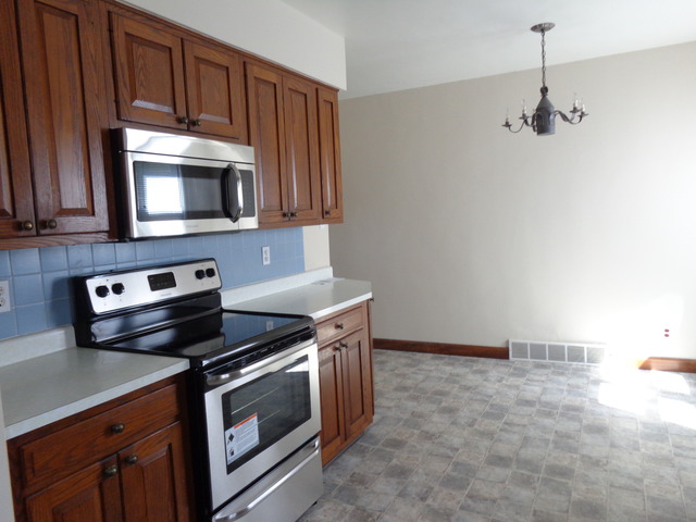 1226 S 6th Ave, Kankakee, IL 60901 photo 4