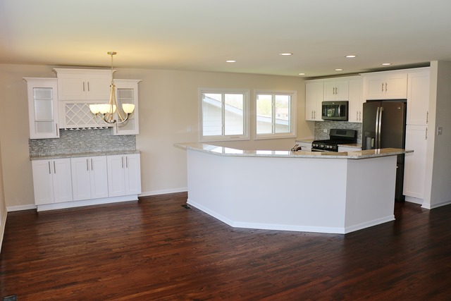 700 Durham Ln, Hoffman Estates, IL 60169 photo 5