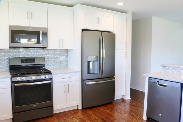 700 Durham Ln, Hoffman Estates, IL 60169 photo 9