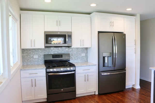 700 Durham Ln, Hoffman Estates, IL 60169 photo 8