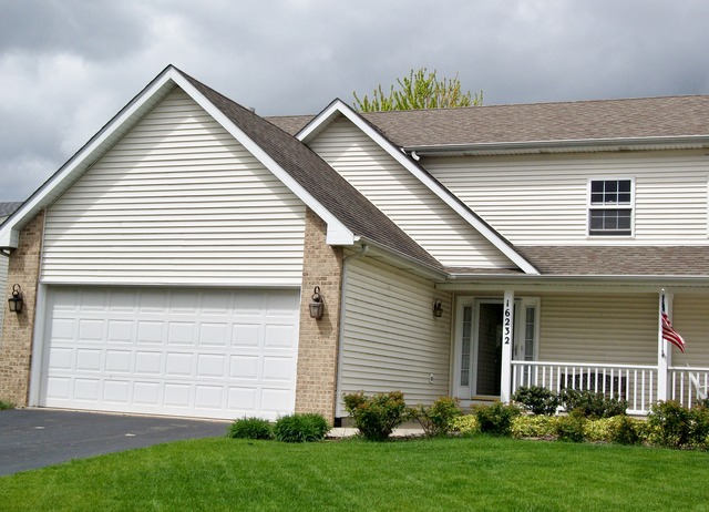 16232 Fairfield Dr, Plainfield, IL 60586 photo 1