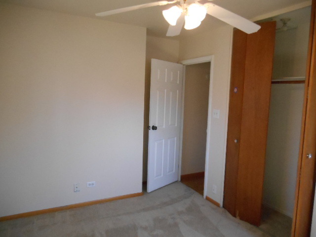 900 Olive St, Hoffman Estates, IL 60169 photo 12