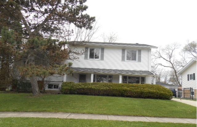 900 Olive St, Hoffman Estates, IL 60169 photo 1