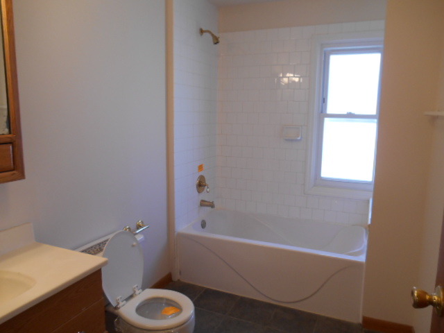 900 Olive St, Hoffman Estates, IL 60169 photo 18