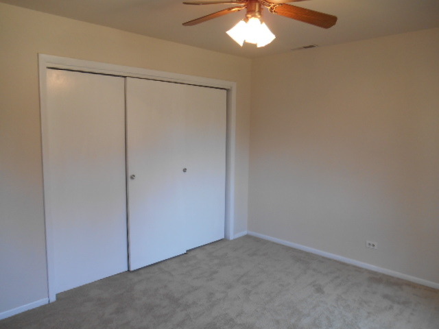 900 Olive St, Hoffman Estates, IL 60169 photo 21