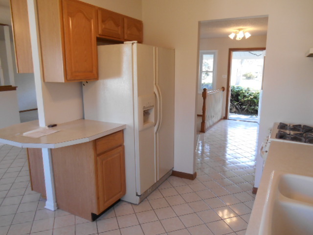 900 Olive St, Hoffman Estates, IL 60169 photo 6