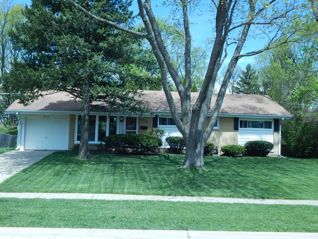 110 Flagstaff Ln, Hoffman Estates, IL 60169 photo 1