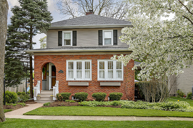 1018 E Jefferson Ave, Wheaton, IL 60187 photo 1