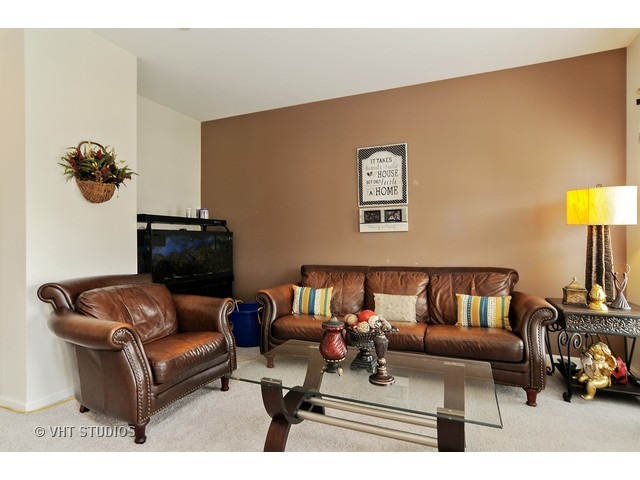 119 Norman Dr, Mchenry, IL 60050 photo 2