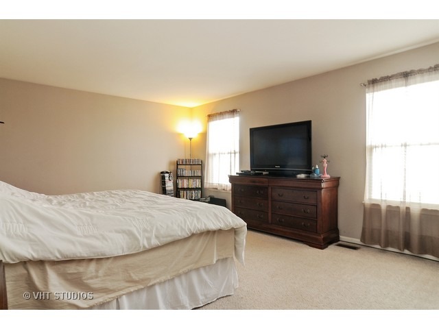 119 Norman Dr, Mchenry, IL 60050 photo 8