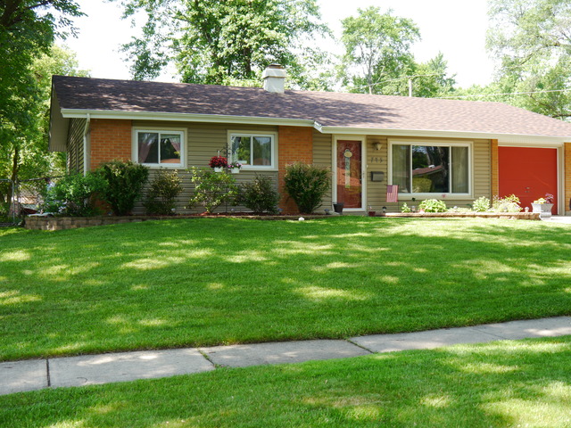 745 Ashley Ct, Hoffman Estates, IL 60169 photo 1