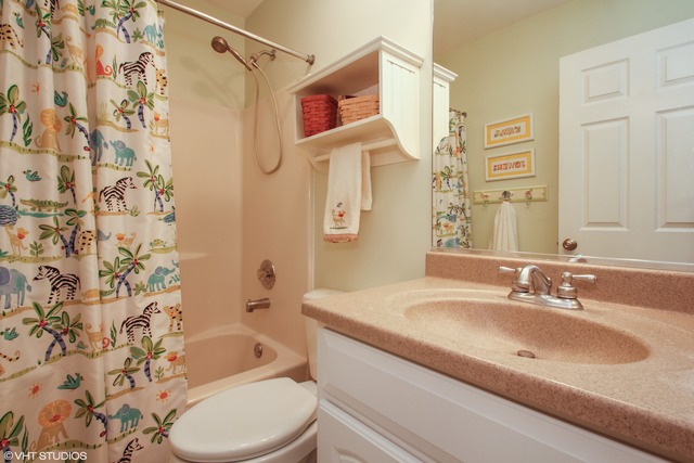 5854 Constitution Ave, Gurnee, IL 60031 photo 14