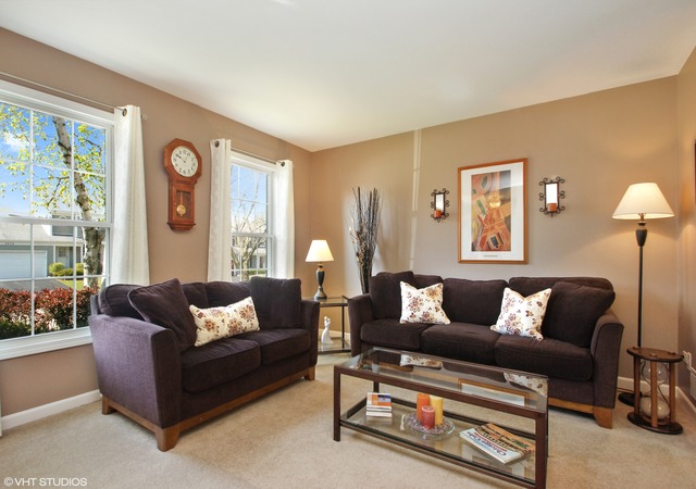 5854 Constitution Ave, Gurnee, IL 60031 photo 2