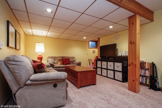 5854 Constitution Ave, Gurnee, IL 60031 photo 8