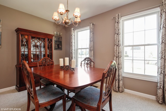 5854 Constitution Ave, Gurnee, IL 60031 photo 4