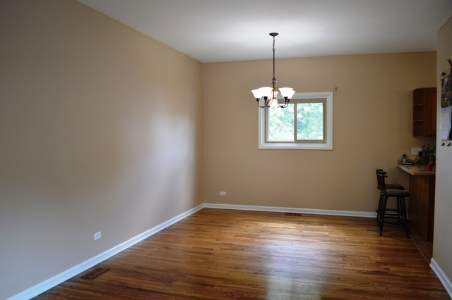 540 Forest View Rd, Lindenhurst, IL 60046 photo 3