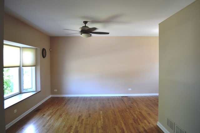 540 Forest View Rd, Lindenhurst, IL 60046 photo 2