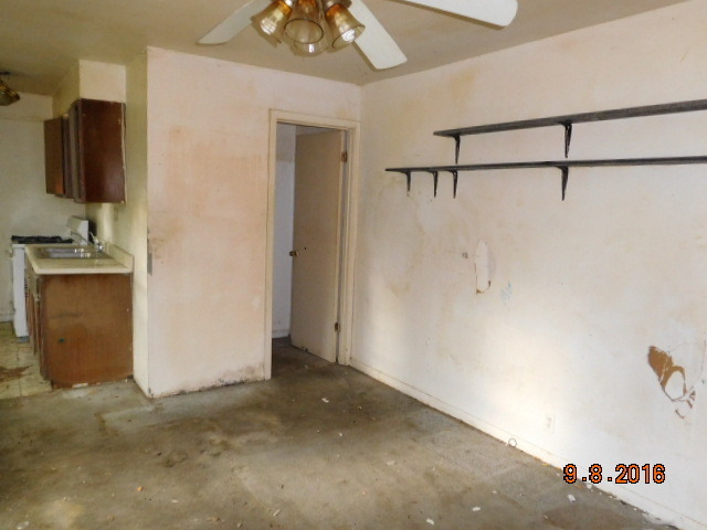 331 Garfield Rd, Ingleside, IL 60041 photo 3