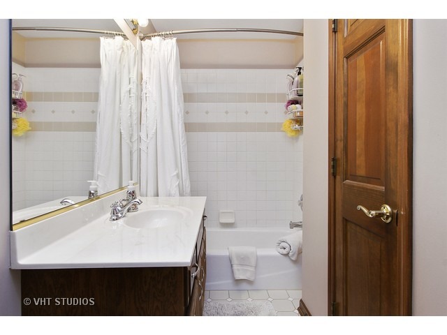 1213 Triple Crown Ct, Bartlett, IL 60103 photo 17