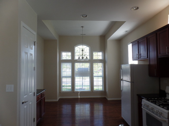 3898 Valhalla Dr, Elgin, IL 60124 photo 3