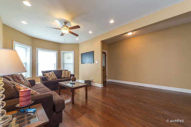 7425 S Michigan Ave, Chicago, IL 60619 photo 4