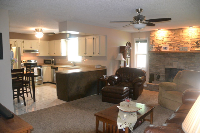 2512 W 4th St, Dixon, IL 61021 photo 6