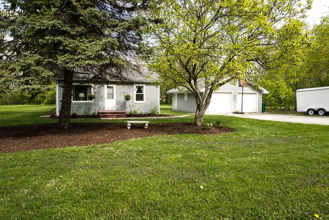 616 E North St, Lockport, IL 60441 photo 2