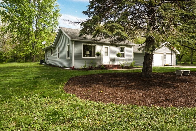616 E North St, Lockport, IL 60441 photo 3