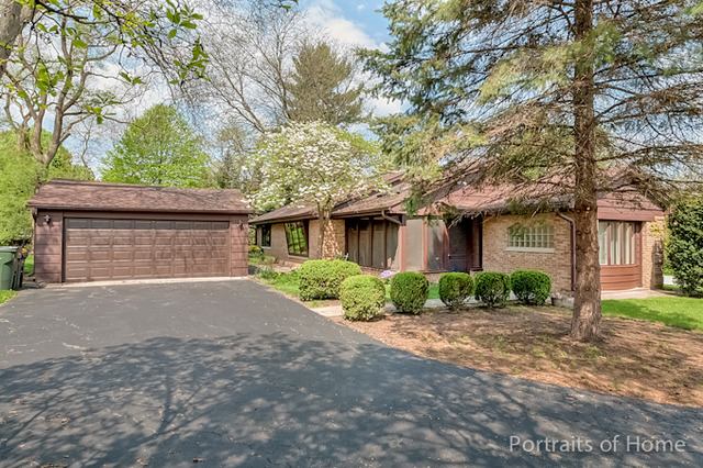 610 Polo Dr, Wheaton, IL 60187 photo 1