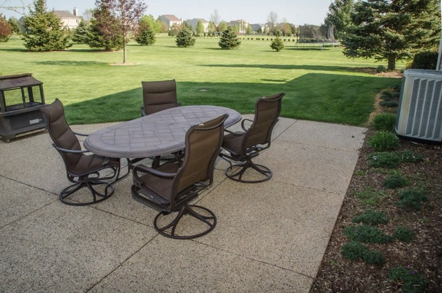 9308 Daniel Ln, Spring Grove, IL 60081 photo 4
