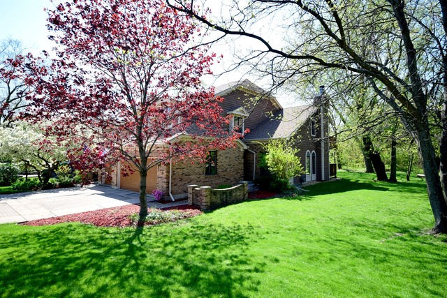 5 E Walnut St, Roselle, IL 60172 photo 1