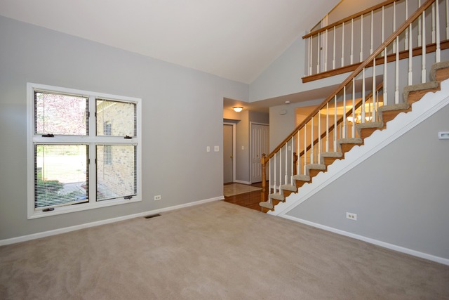 5 E Walnut St, Roselle, IL 60172 photo 2