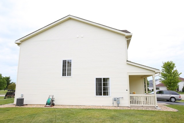 1411 Red Top Ln, Minooka, IL 60447 photo 4