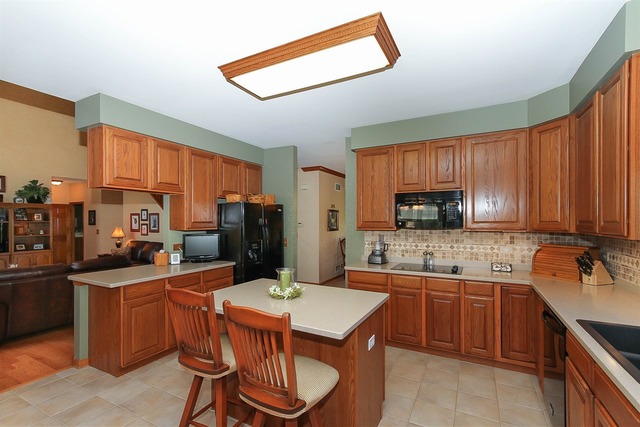 931 Hayrack Dr, Algonquin, IL 60102 photo 5