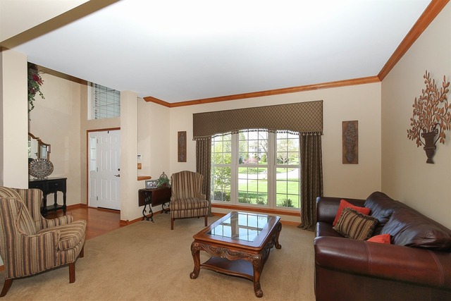 931 Hayrack Dr, Algonquin, IL 60102 photo 2