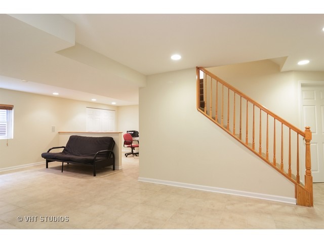 11 E Gilbert Rd, Palatine, IL 60067 photo 16