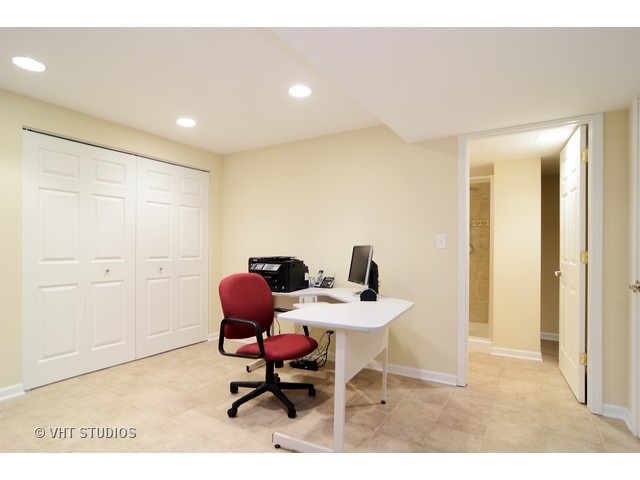 11 E Gilbert Rd, Palatine, IL 60067 photo 17