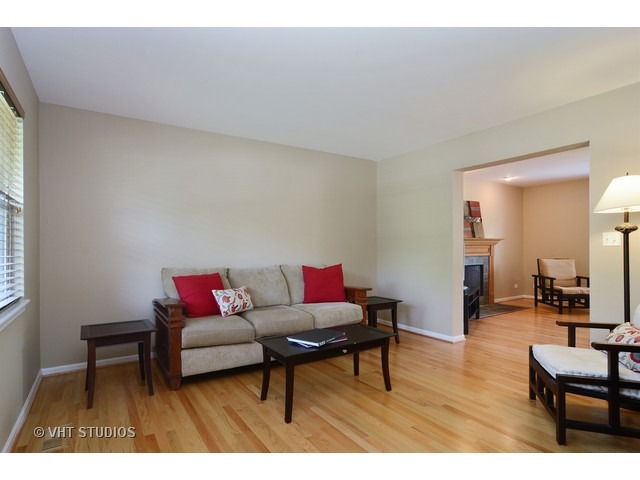11 E Gilbert Rd, Palatine, IL 60067 photo 8