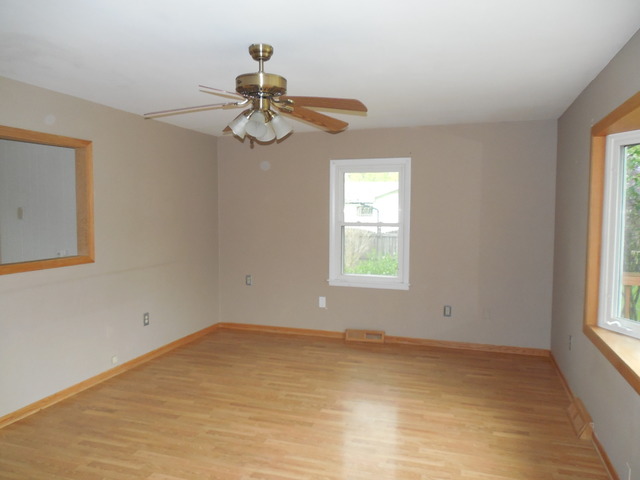 155 Cochran St, Manhattan, IL 60442 photo 2