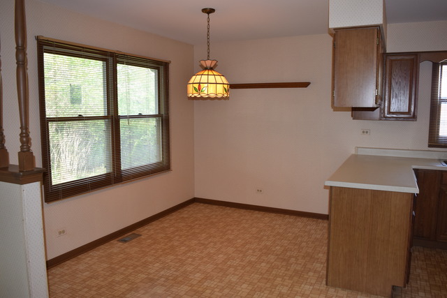 751 S Vista Dr, Algonquin, IL 60102 photo 3