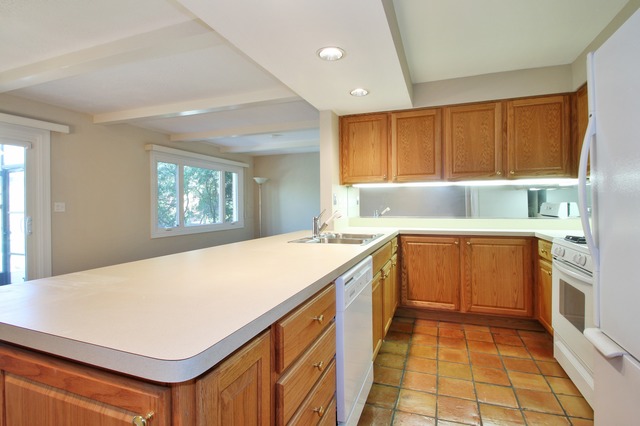 643 Spring Rd, Glenview, IL 60025 photo 3