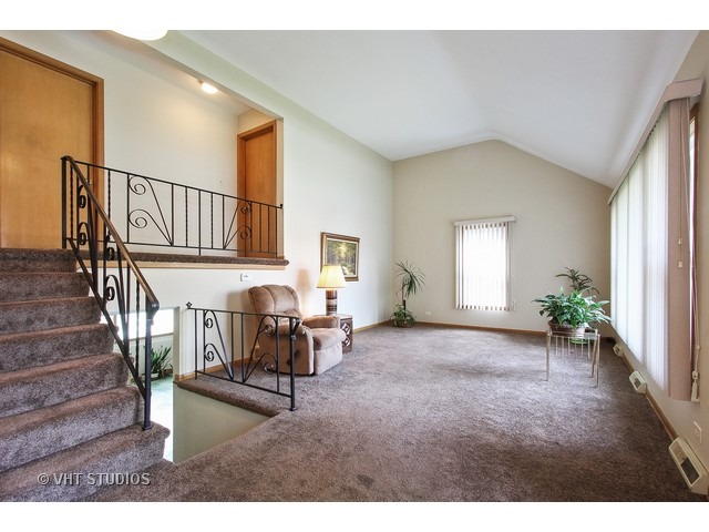 4135 Custer Ave, Lyons, IL 60534 photo 2