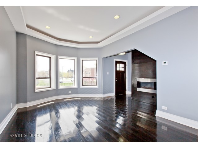 1506 E Marquette Rd, Chicago, IL 60637 photo 2