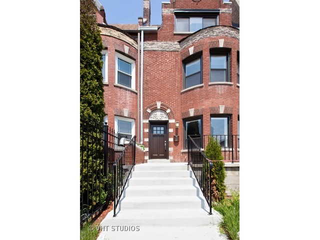 1506 E Marquette Rd, Chicago, IL 60637 photo 1