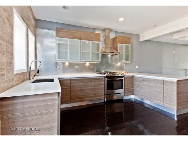 1506 E Marquette Rd, Chicago, IL 60637 photo 4