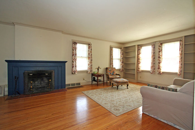 329 Jefferson Ave, Elgin, IL 60120 photo 3