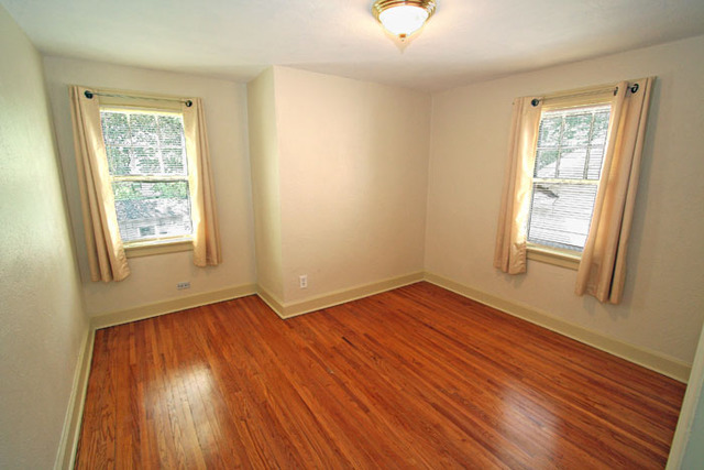 329 Jefferson Ave, Elgin, IL 60120 photo 13