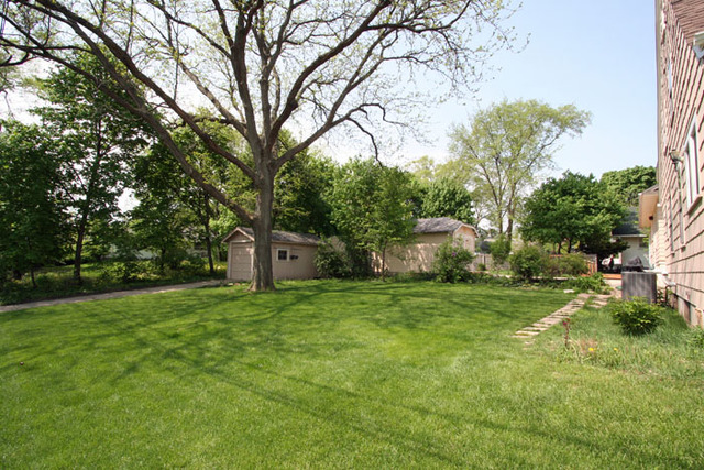 329 Jefferson Ave, Elgin, IL 60120 photo 21